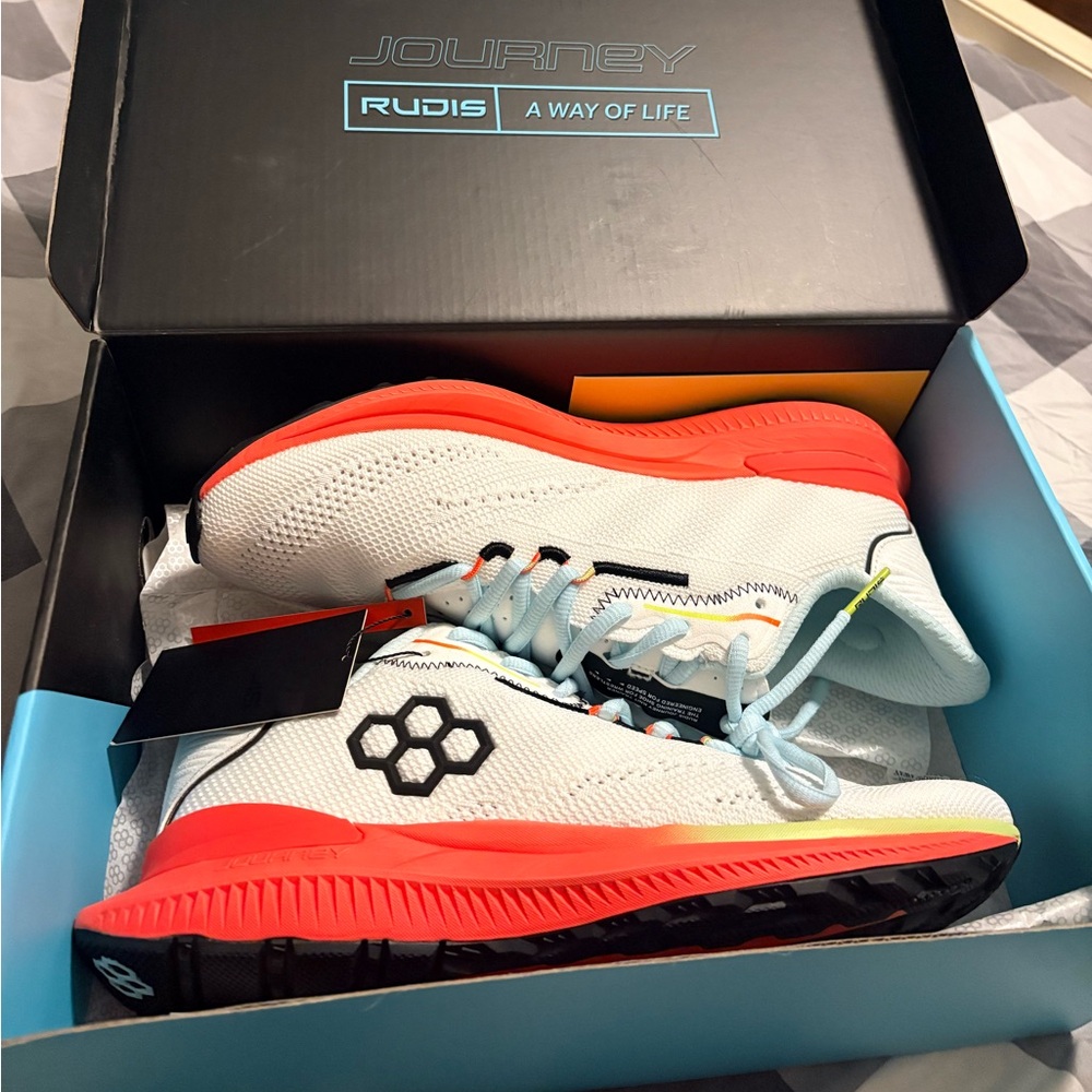 NWT Rudis Journey Knit athletic training shoe